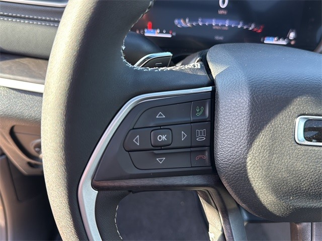 Jeep Grand Cherokee Vehicle Full-screen Gallery Image 9