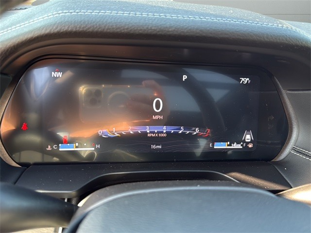 Jeep Grand Cherokee Vehicle Full-screen Gallery Image 13