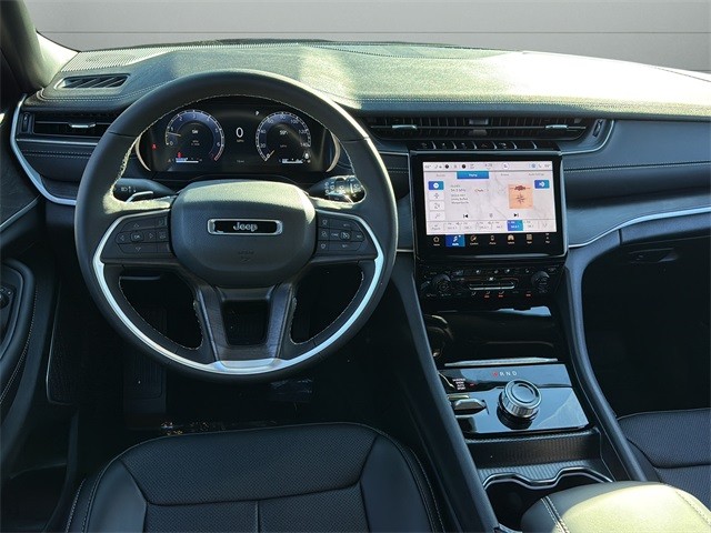 Jeep Grand Cherokee Vehicle Full-screen Gallery Image 12