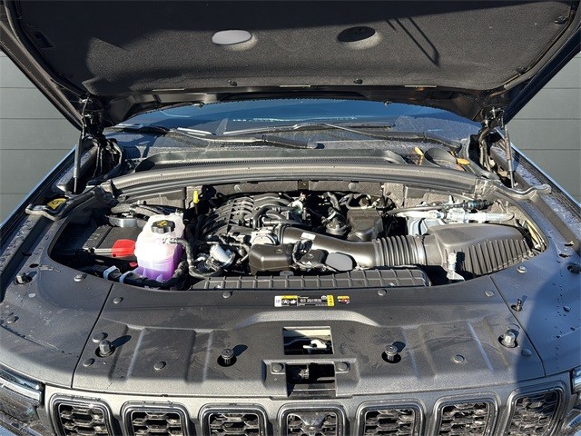 Jeep Grand Cherokee Vehicle Full-screen Gallery Image 20