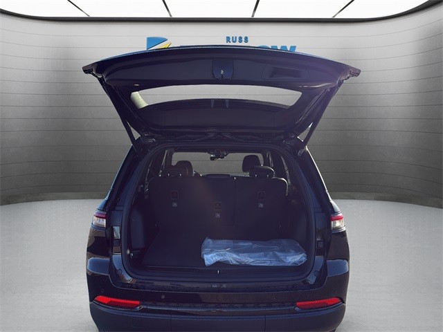 Jeep Grand Cherokee Vehicle Full-screen Gallery Image 26