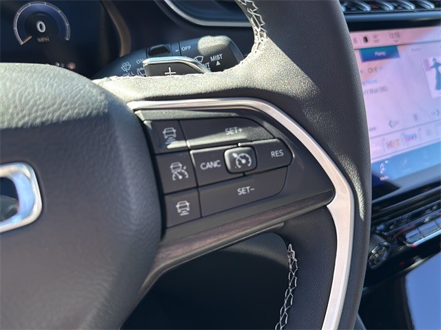 Jeep Grand Cherokee Vehicle Full-screen Gallery Image 19