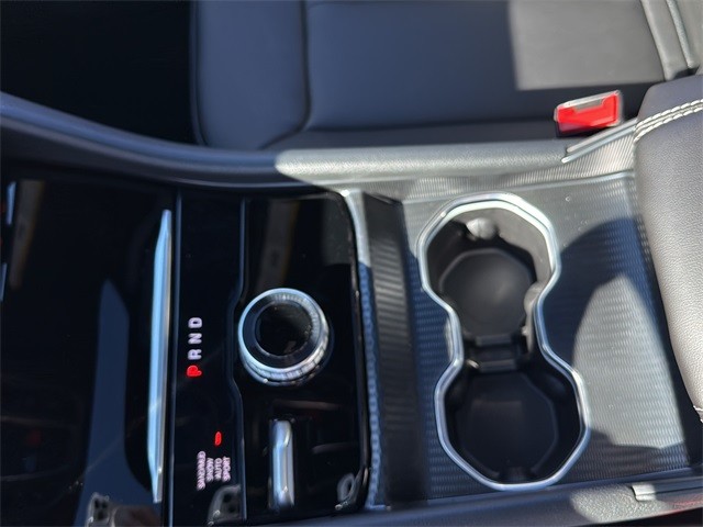 Jeep Grand Cherokee Vehicle Full-screen Gallery Image 21