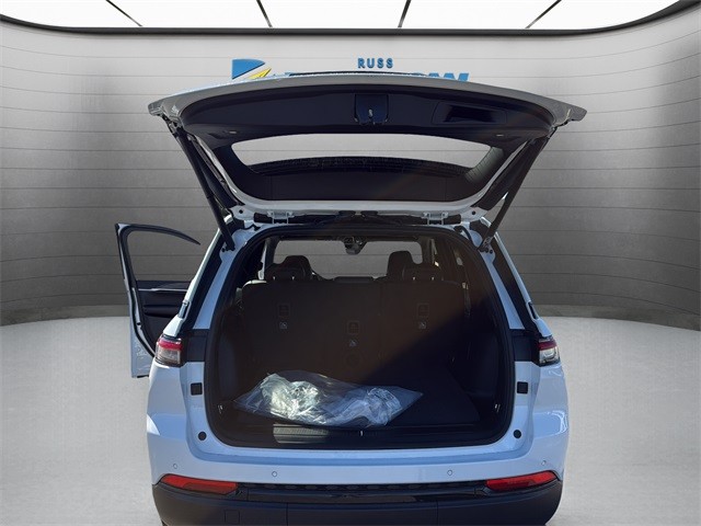 Jeep Grand Cherokee Vehicle Full-screen Gallery Image 26