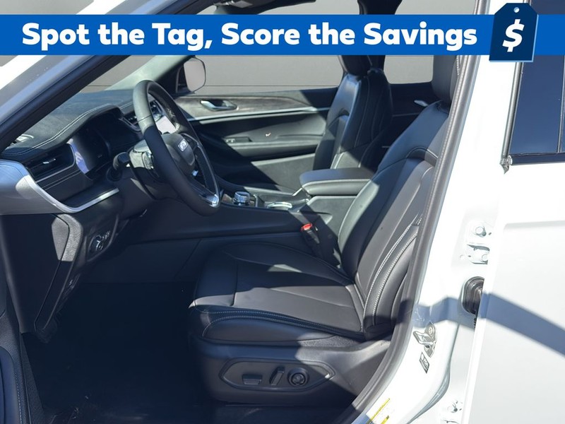 Jeep Grand Cherokee Vehicle Full-screen Gallery Image 10