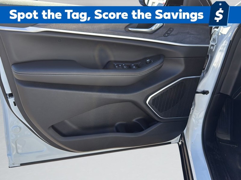 Jeep Grand Cherokee Vehicle Full-screen Gallery Image 11