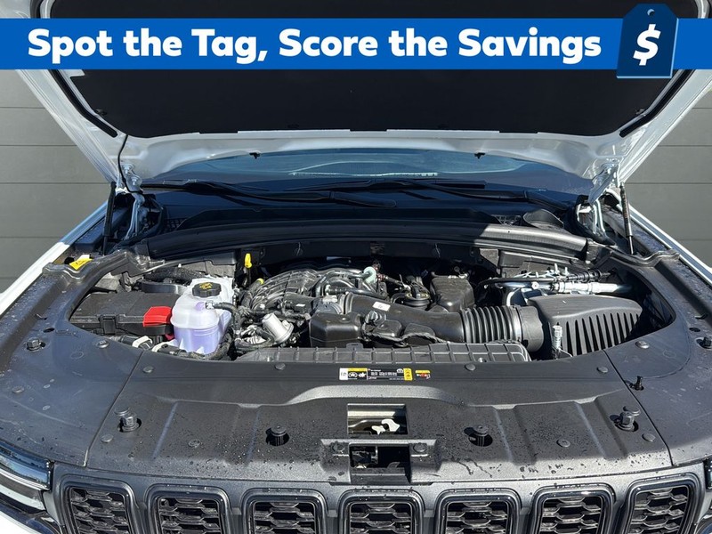 Jeep Grand Cherokee Vehicle Full-screen Gallery Image 20