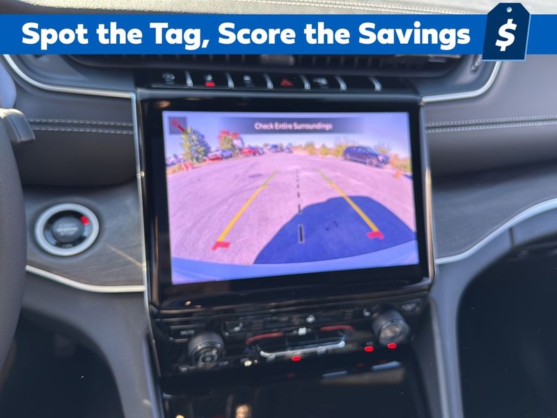 Jeep Grand Cherokee Vehicle Full-screen Gallery Image 23