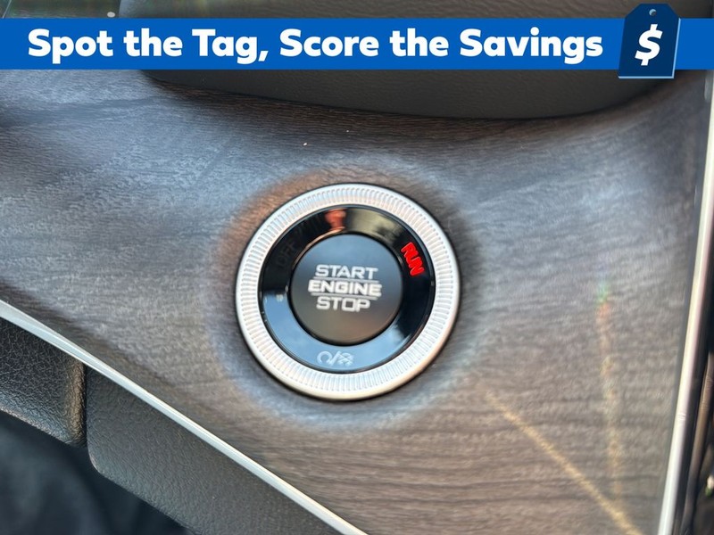 Jeep Grand Cherokee Vehicle Full-screen Gallery Image 25