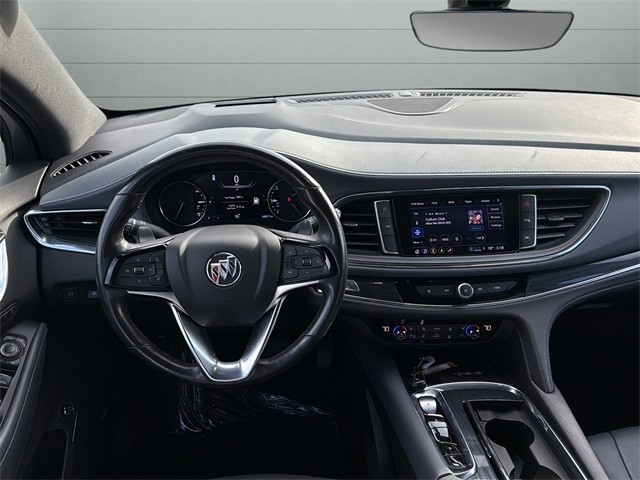Buick Enclave Vehicle Full-screen Gallery Image 12