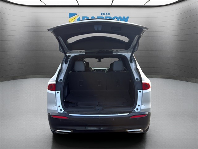 Buick Enclave Vehicle Full-screen Gallery Image 25