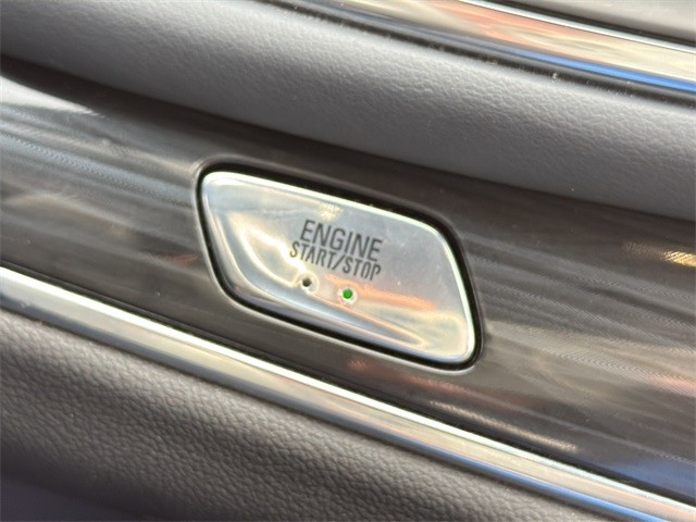 Buick Enclave Vehicle Full-screen Gallery Image 23