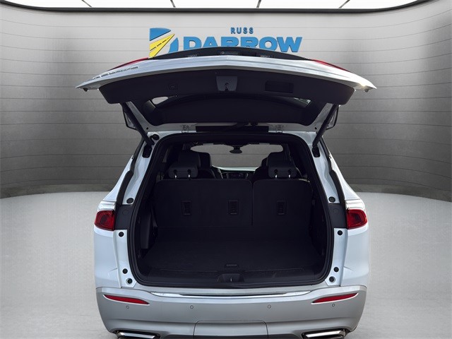 Buick Enclave Vehicle Full-screen Gallery Image 24