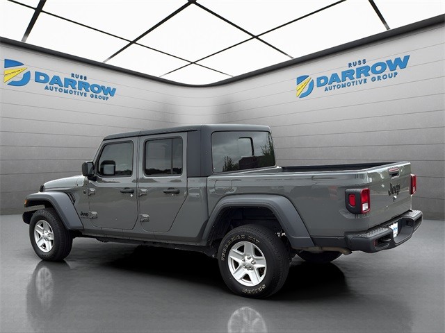 Jeep Gladiator Vehicle Full-screen Gallery Image 3