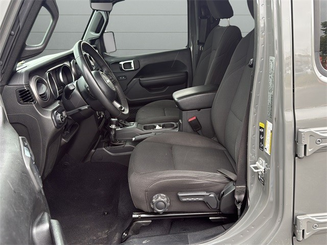 Jeep Gladiator Vehicle Full-screen Gallery Image 10