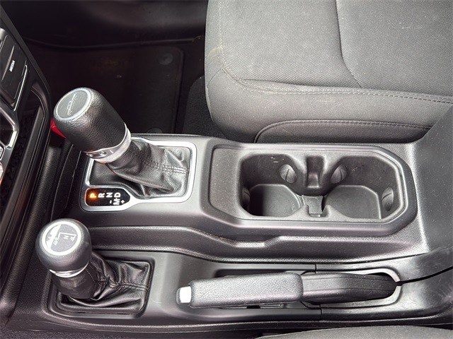 Jeep Gladiator Vehicle Full-screen Gallery Image 19