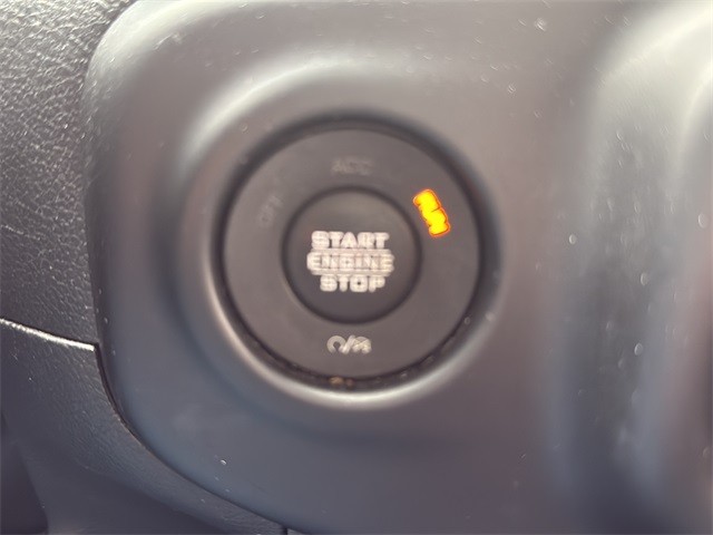 Jeep Gladiator Vehicle Full-screen Gallery Image 23