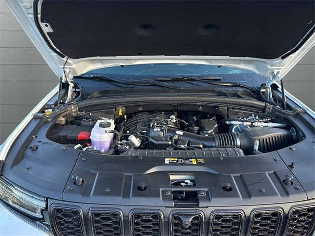 Jeep Grand Cherokee Vehicle Full-screen Gallery Image 20