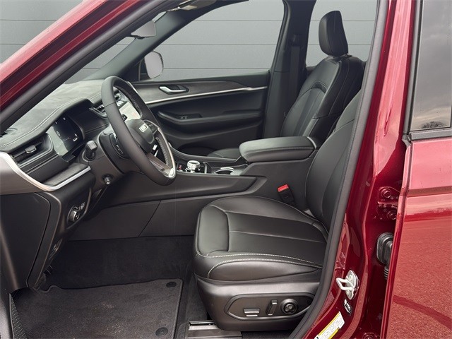 Jeep Grand Cherokee Vehicle Full-screen Gallery Image 10