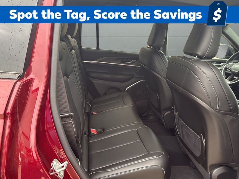 Jeep Grand Cherokee Vehicle Full-screen Gallery Image 14