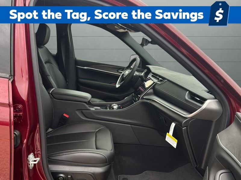 Jeep Grand Cherokee Vehicle Full-screen Gallery Image 15