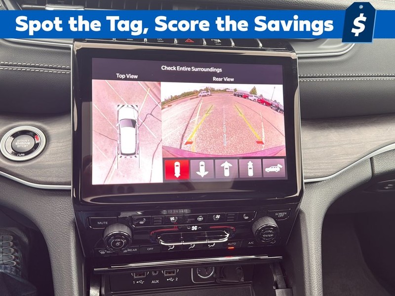 Jeep Grand Cherokee Vehicle Full-screen Gallery Image 23