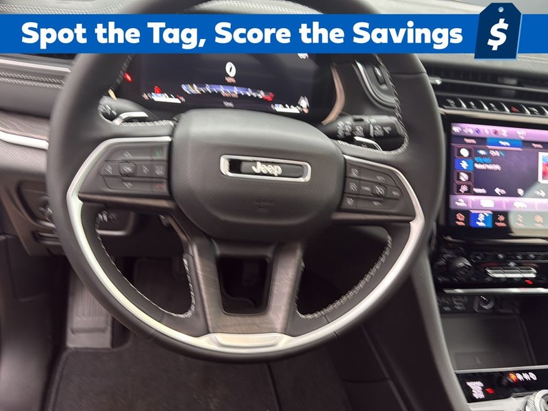 Jeep Grand Cherokee Vehicle Full-screen Gallery Image 27