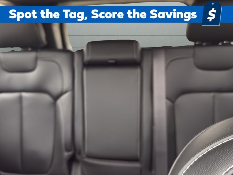 Jeep Grand Cherokee Vehicle Full-screen Gallery Image 28