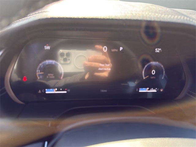 Jeep Grand Cherokee Vehicle Full-screen Gallery Image 13