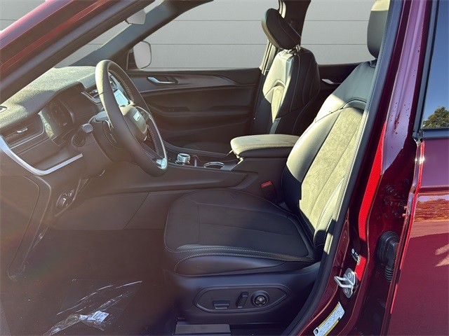 Jeep Grand Cherokee Vehicle Full-screen Gallery Image 10