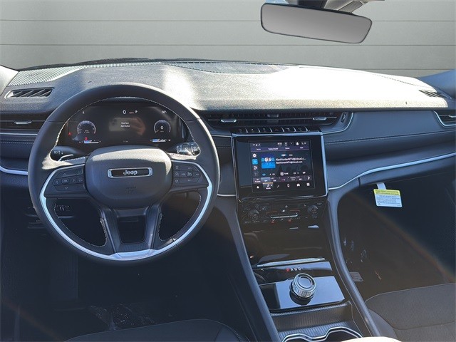 Jeep Grand Cherokee Vehicle Full-screen Gallery Image 12