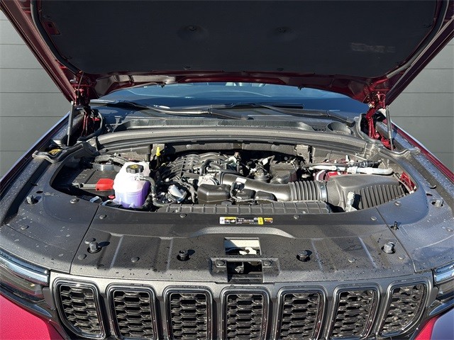 Jeep Grand Cherokee Vehicle Full-screen Gallery Image 20