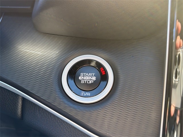 Jeep Grand Cherokee Vehicle Full-screen Gallery Image 25