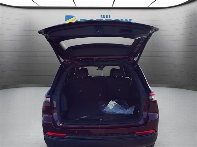 Jeep Grand Cherokee Vehicle Full-screen Gallery Image 26