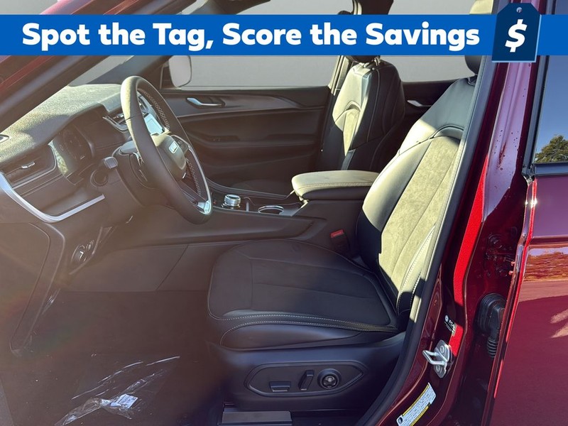 Jeep Grand Cherokee Vehicle Full-screen Gallery Image 10