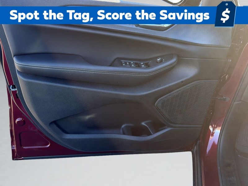 Jeep Grand Cherokee Vehicle Full-screen Gallery Image 11