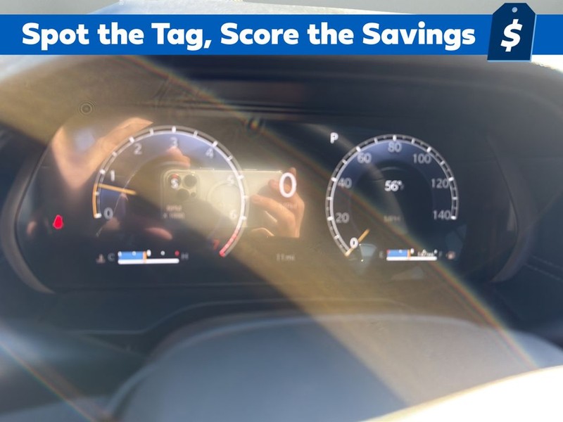 Jeep Grand Cherokee Vehicle Full-screen Gallery Image 13