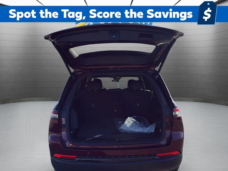 Jeep Grand Cherokee Vehicle Full-screen Gallery Image 26