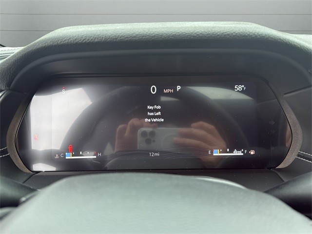 Jeep Grand Cherokee Vehicle Full-screen Gallery Image 13