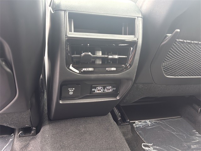 Jeep Grand Cherokee Vehicle Full-screen Gallery Image 18