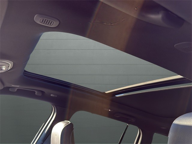 Jeep Grand Cherokee Vehicle Full-screen Gallery Image 16