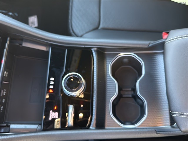 Jeep Grand Cherokee Vehicle Full-screen Gallery Image 21