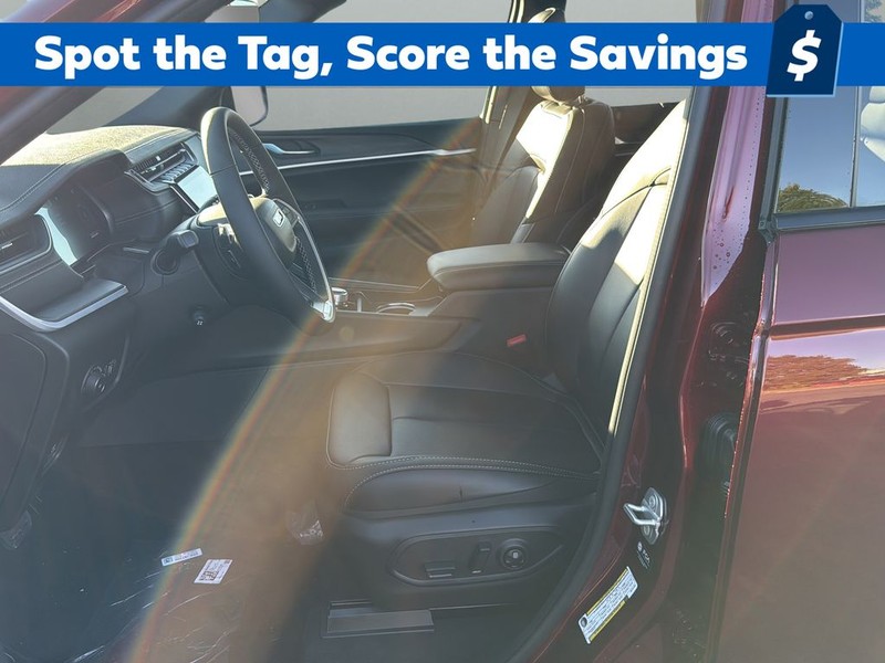 Jeep Grand Cherokee Vehicle Full-screen Gallery Image 10