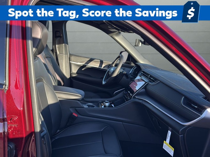 Jeep Grand Cherokee Vehicle Full-screen Gallery Image 15