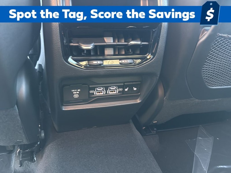 Jeep Grand Cherokee Vehicle Full-screen Gallery Image 18