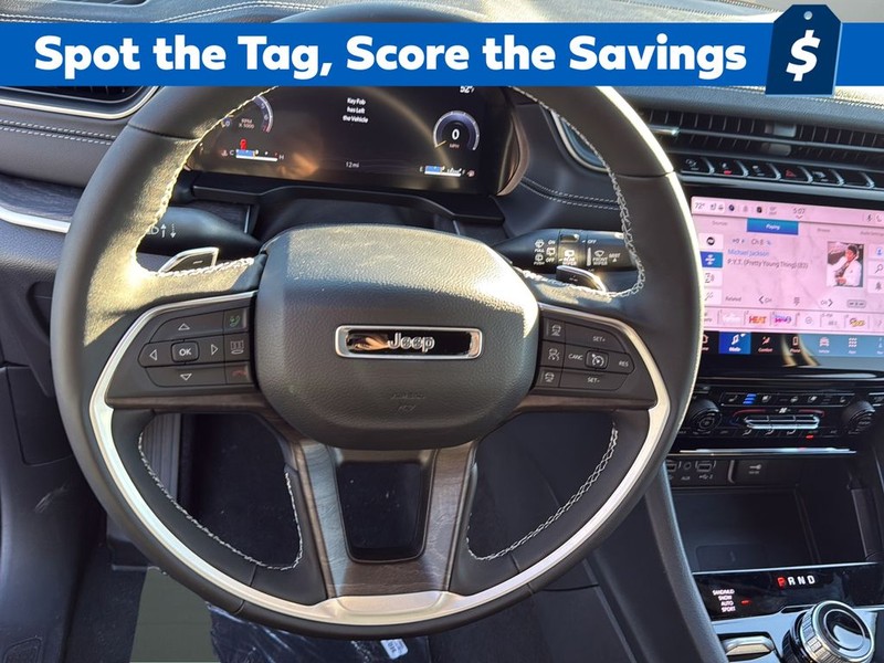 Jeep Grand Cherokee Vehicle Full-screen Gallery Image 27