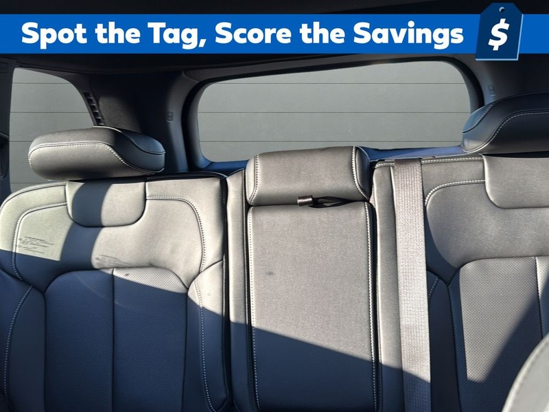 Jeep Grand Cherokee Vehicle Full-screen Gallery Image 28