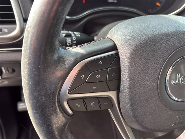 Jeep Grand Cherokee Vehicle Full-screen Gallery Image 9