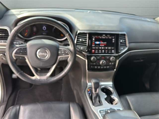 Jeep Grand Cherokee Vehicle Full-screen Gallery Image 12