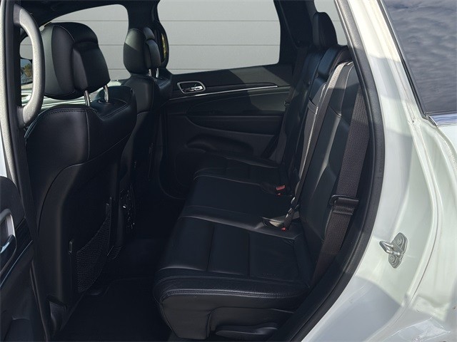 Jeep Grand Cherokee Vehicle Full-screen Gallery Image 17